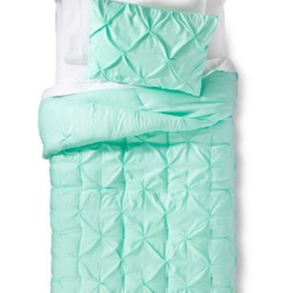 Pillowfort Pinch Pleat Mint Green Bedding Set 3pc.